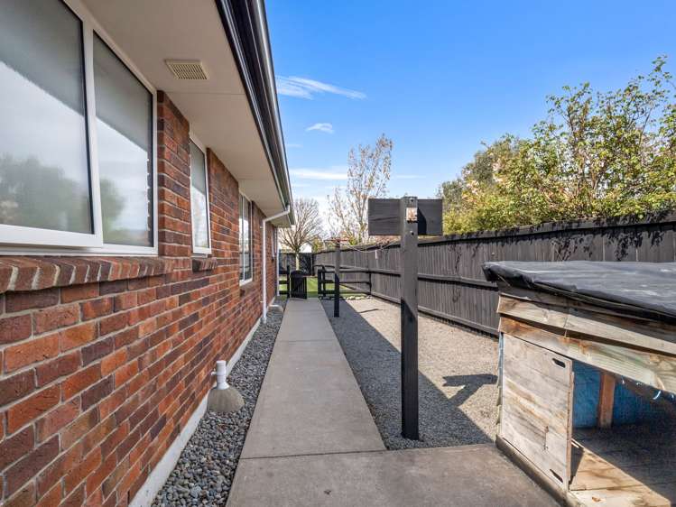 280 Southfield Drive Lincoln_33