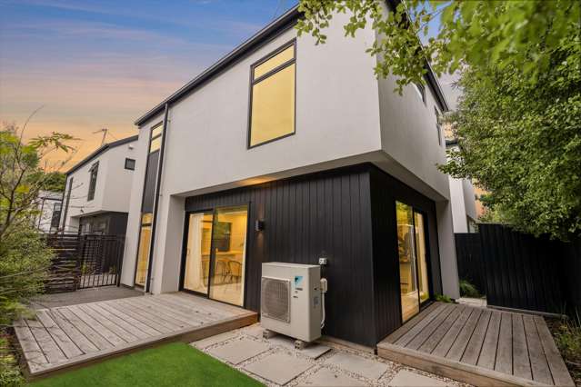 2/10 Brockworth Place Riccarton_1
