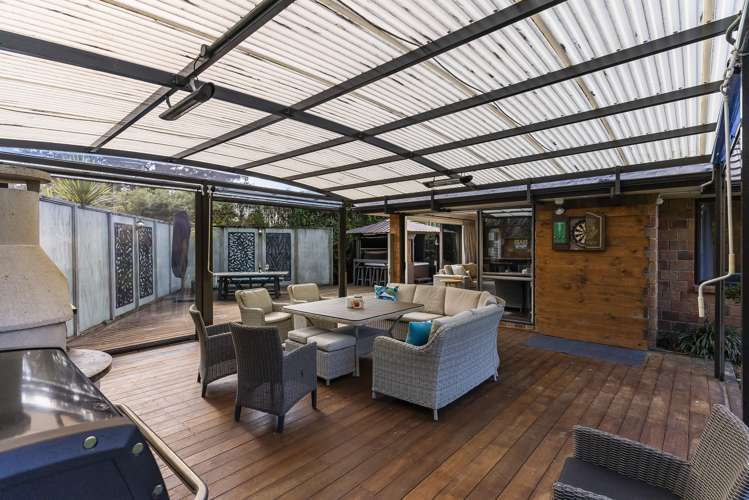 40 Shelter Drive Greenhithe_11