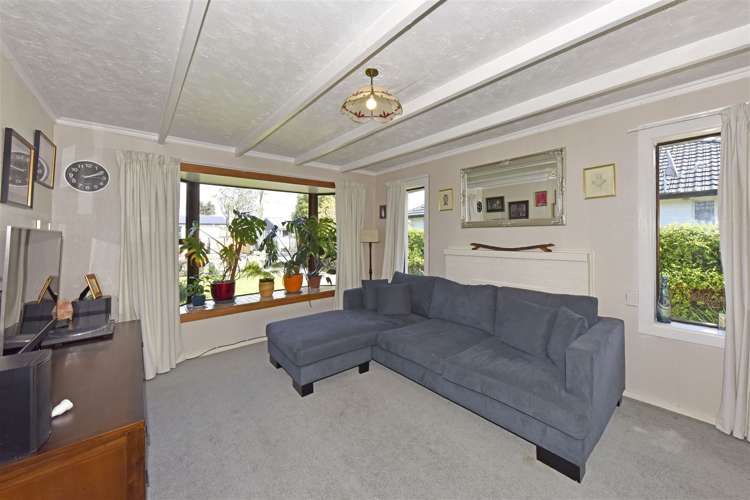 39 Achilles Street Burwood_13