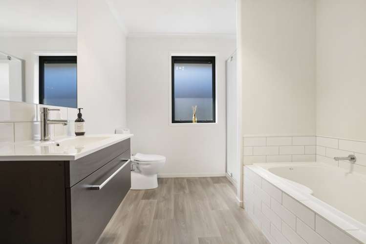 4 Magnetic Place Cromwell_11