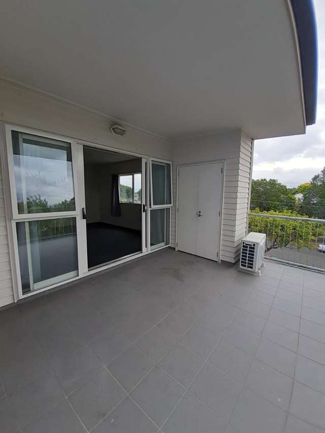 **WARM & COSY 2 BEDROOM MODERN APARTMENT**