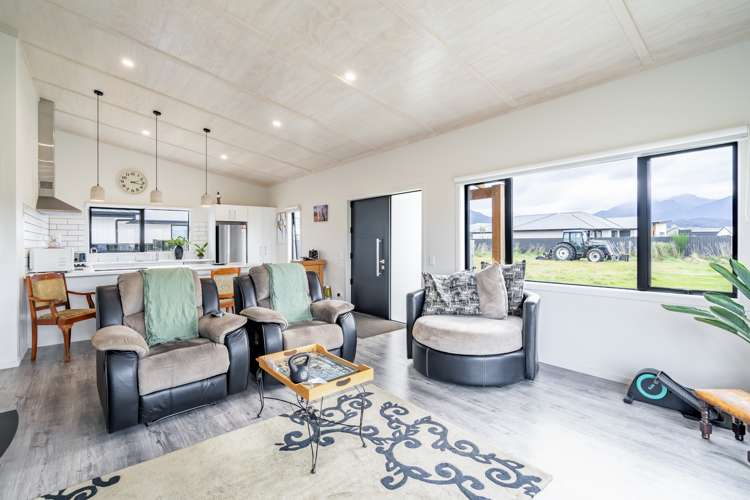 29 Pounamu Drive Te Anau_10