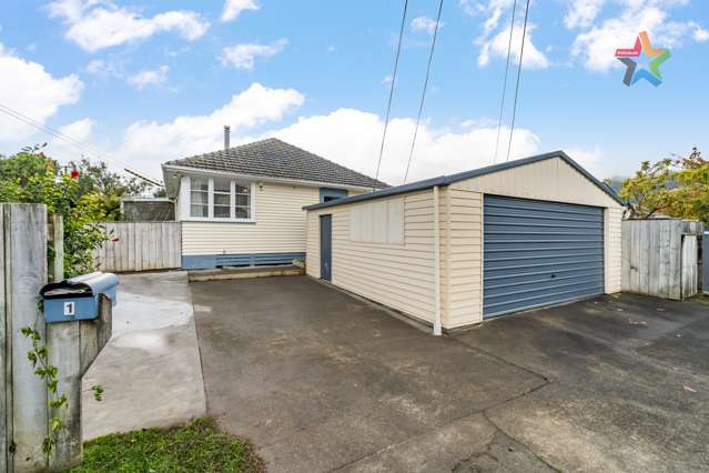AVALON, LARGE LIVING,DOUBLE GARAGE!
