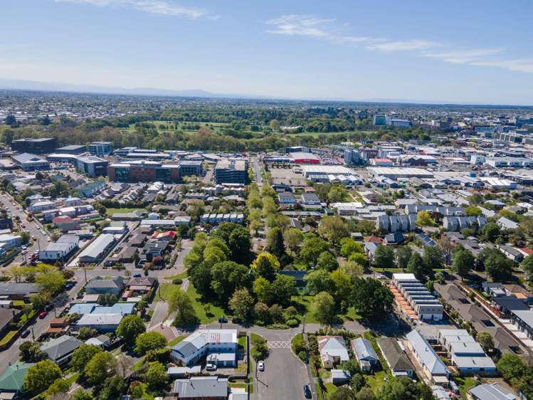 4/14 Church Square Addington_18