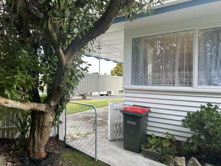 13 Alastair Avenue Owhata_15