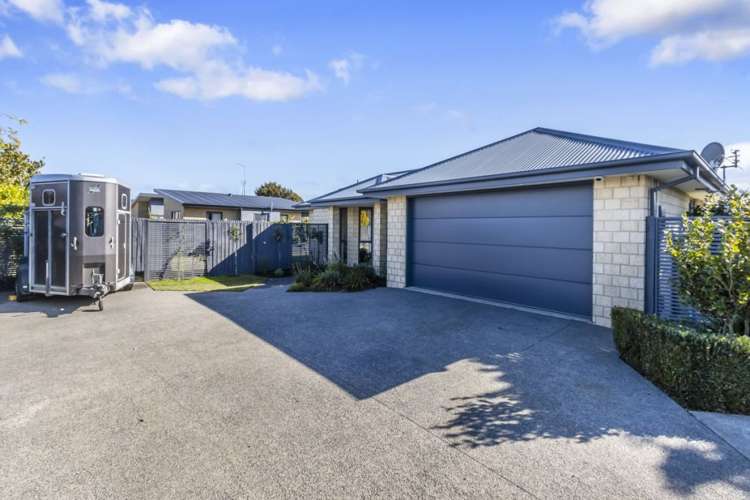 10 Lightning Close Wigram_1