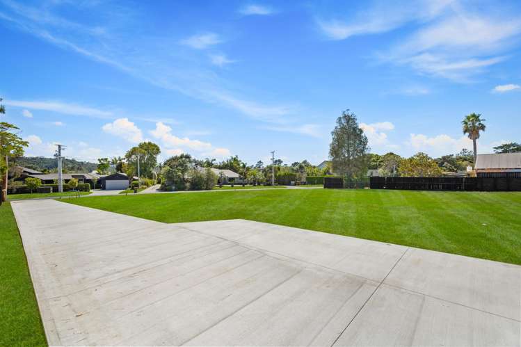11 Oscar Road Greenhithe_11