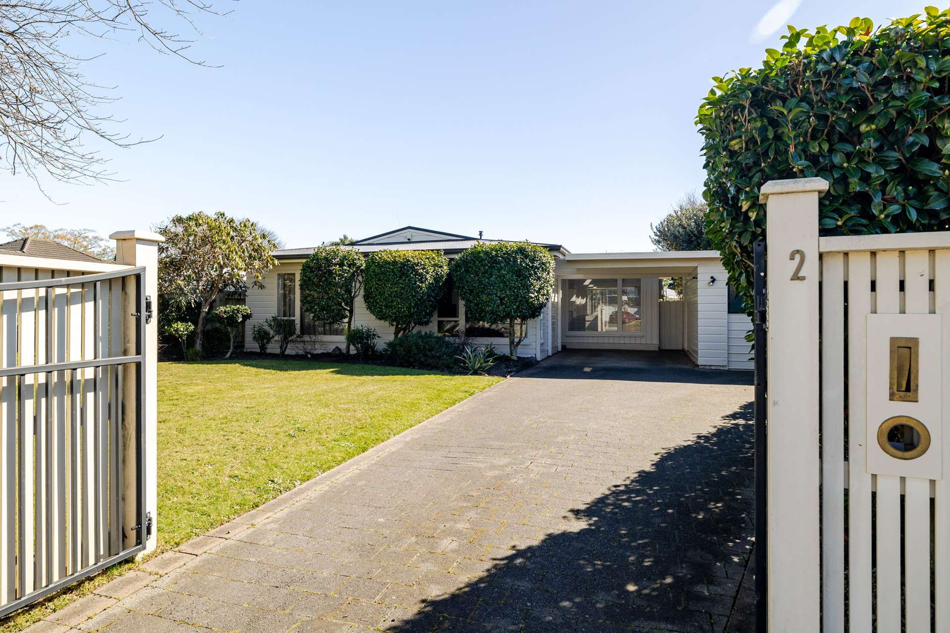 2 Linmor Place Terrace End_0