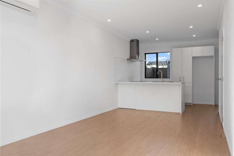 7 Isabella Lane Henderson_5