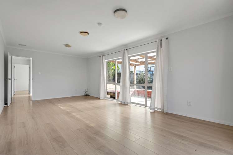 5 Caldecote Place Flat Bush_12