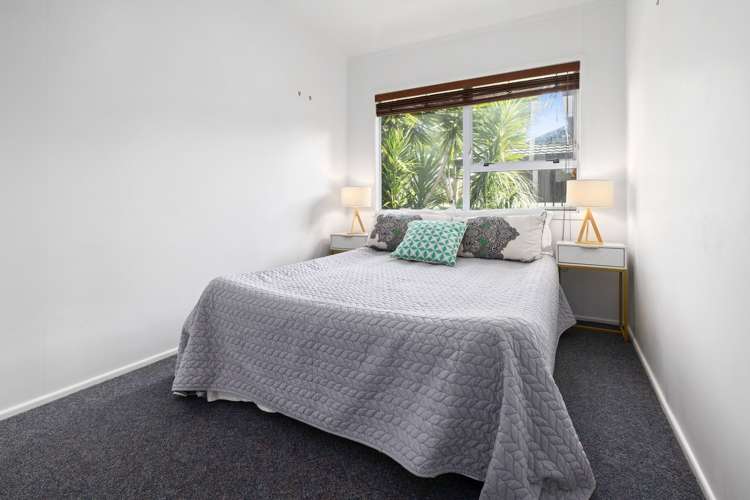 22 Leaming Place Clarks Beach_6