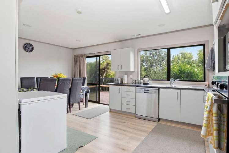 2/18 Sailmaker Close Whitby_18