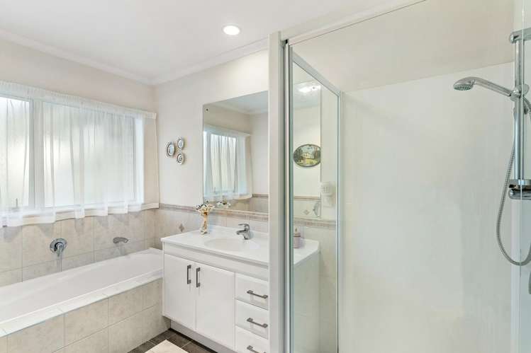 1 Zara Court Flat Bush_15