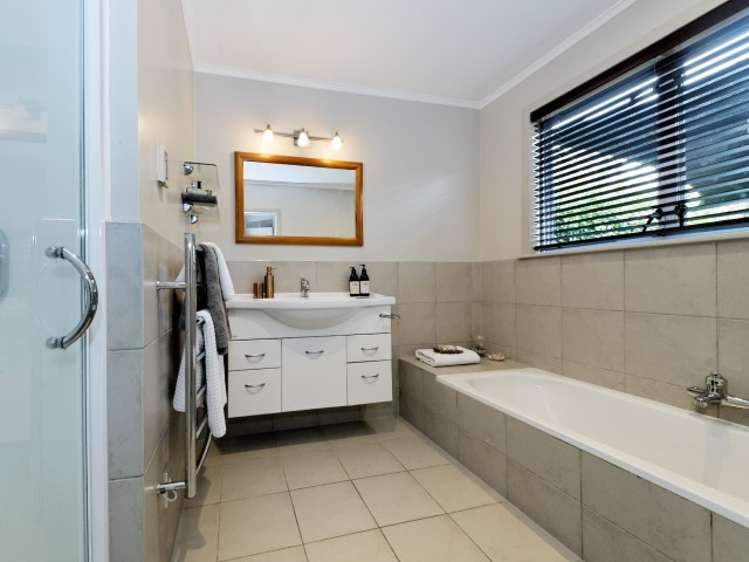 312 Glengarry Road Glen Eden_11