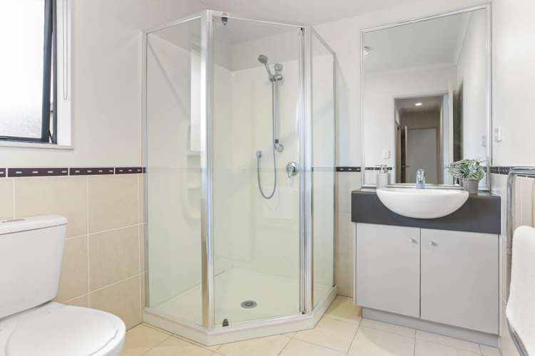 4 Bowmore Close Flat Bush_15