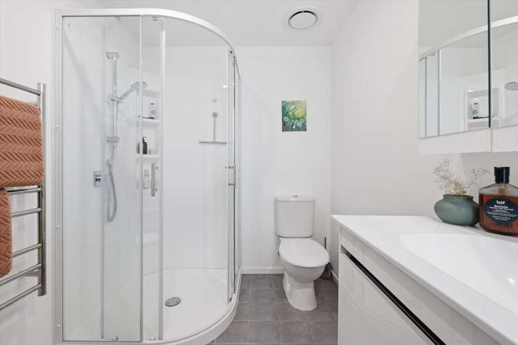 2/135 Marine Parade Mount Maunganui_17