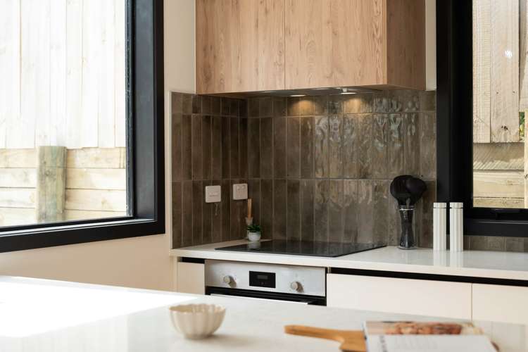 2/43 Savoy Road Glen Eden_13