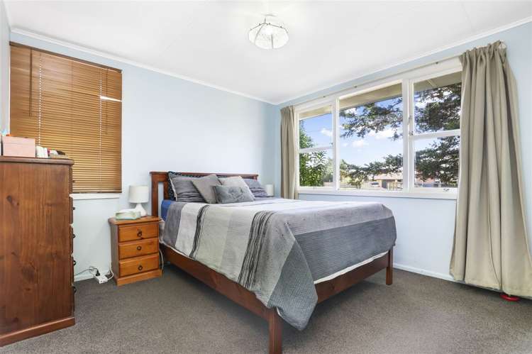 2 Mabian Crescent Deanwell_8