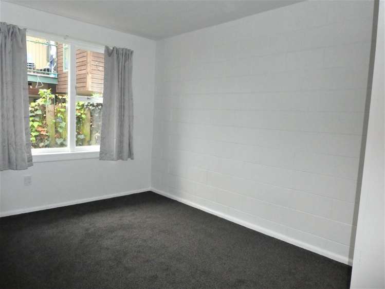 2/396 Hereford St Linwood_5