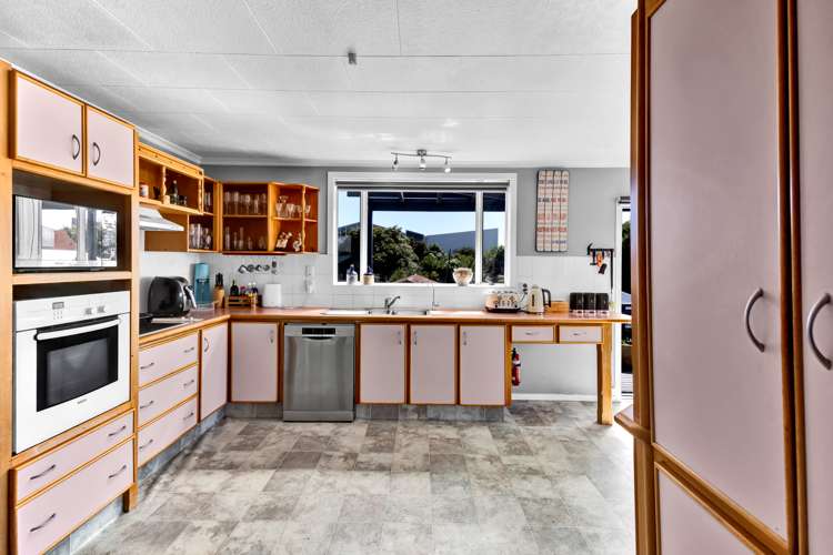 48 Gaine Street New Plymouth Central_12