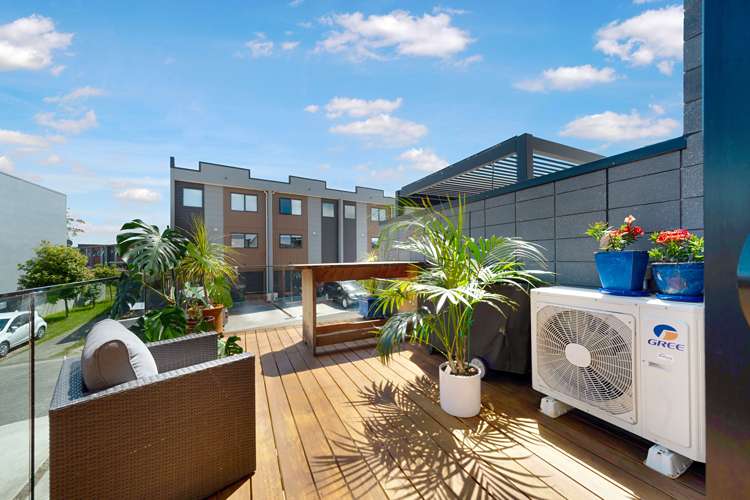 8 Meritage Lane Te Atatu South_21