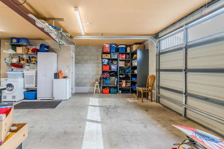 10 Sretlaw Place Glenross_16