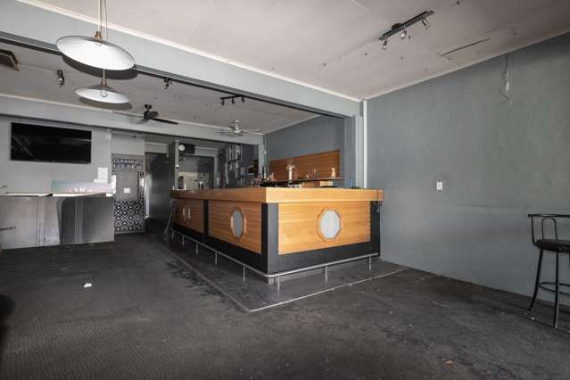 2-4/1307-1315 Cameron Road Gate Pa_4