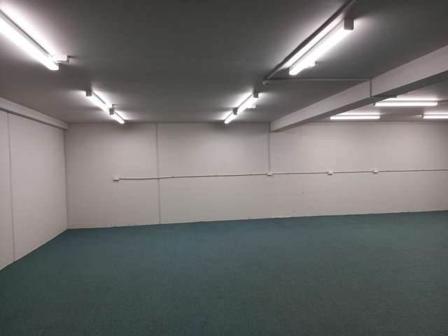 9c Airborne Road Albany_1