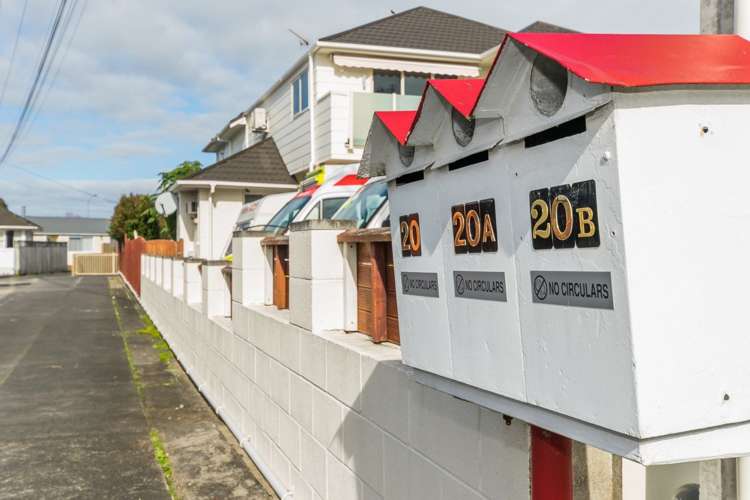 2/20 Ocean View Road Northcote_16