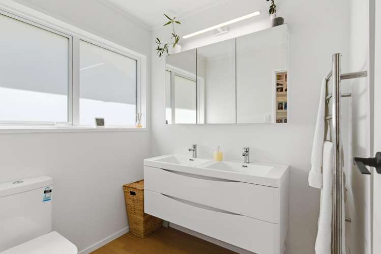 65 Chartwell Drive Crofton Downs_9