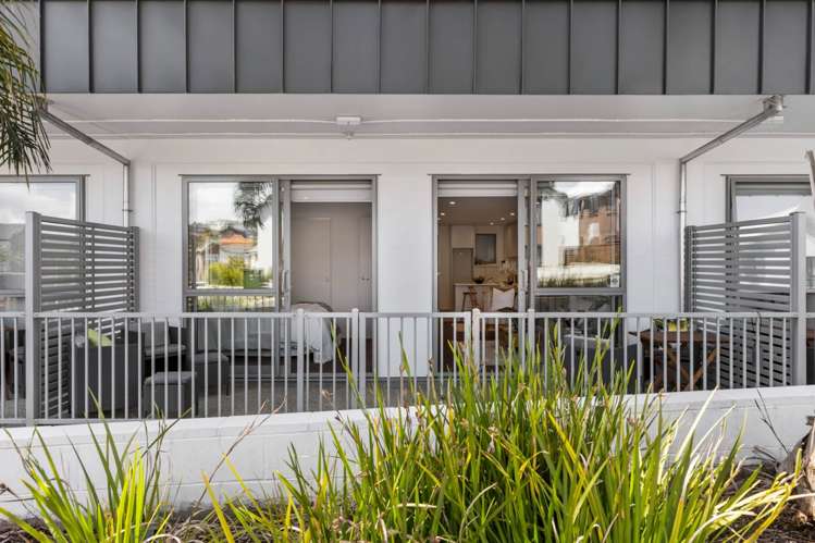 G4/17 Link Crescent Stanmore Bay_10