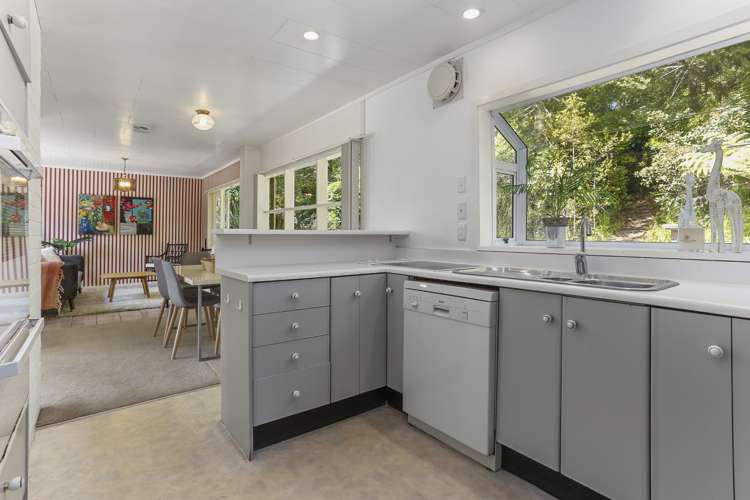 61 Woodfern Crescent Titirangi_10