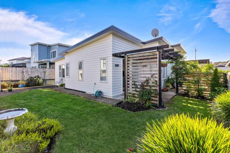 17 Kukuwai Avenue Red Beach_12