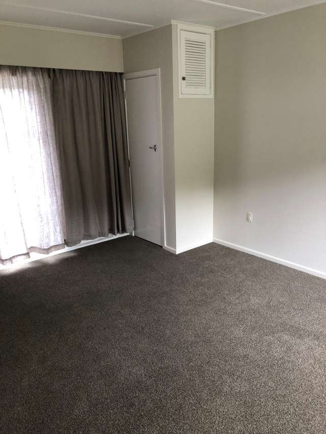 7 Reid Road Wainuiomata_3