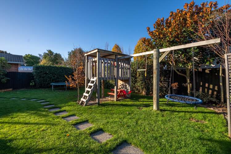 8a Fenmere Place Burwood_17