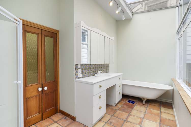 5 Queen Street Northcote Point_11