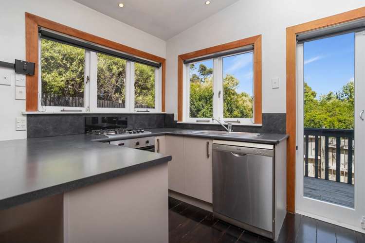 512a West Coast Road Oratia_10