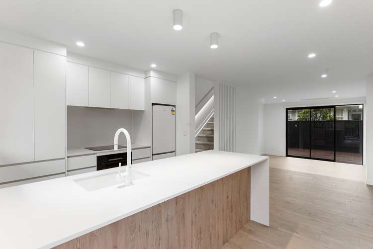 4/47 Taipari Road Te Atatu Peninsula_1