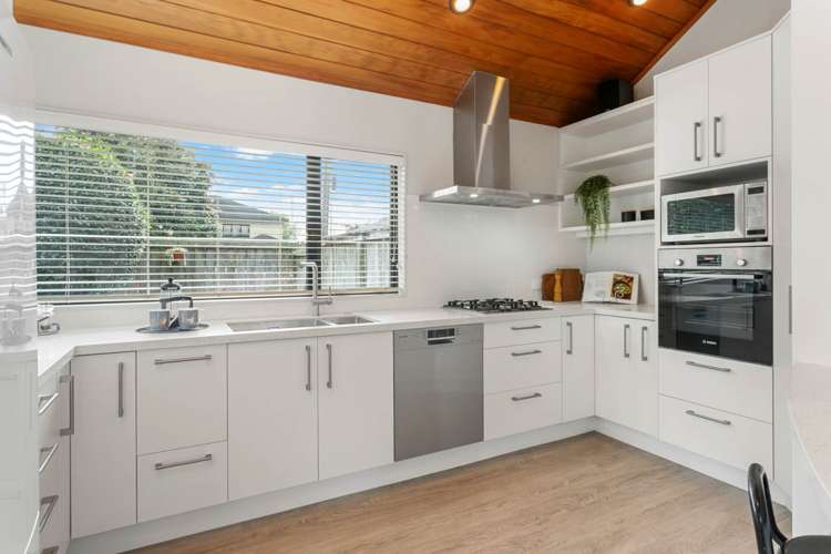 1a Dunkerron Avenue Epsom_5