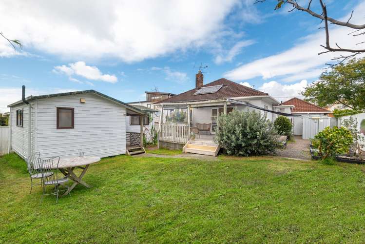 16 Achilles Crescent Narrow Neck_5