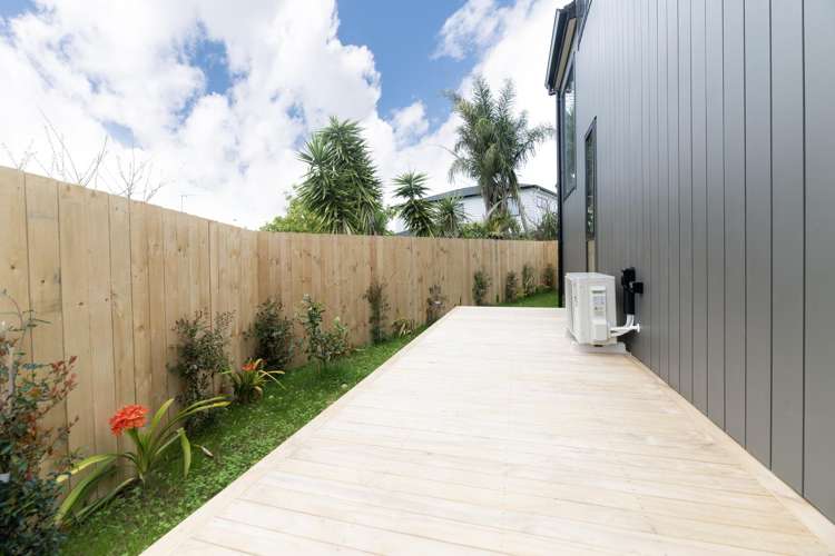 12E Karo Place Glendene_19