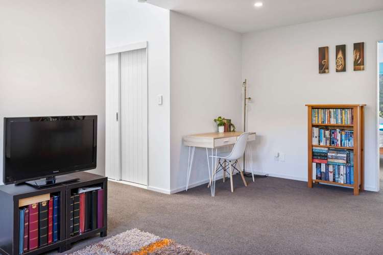 42d James Cook Drive Whitby_14