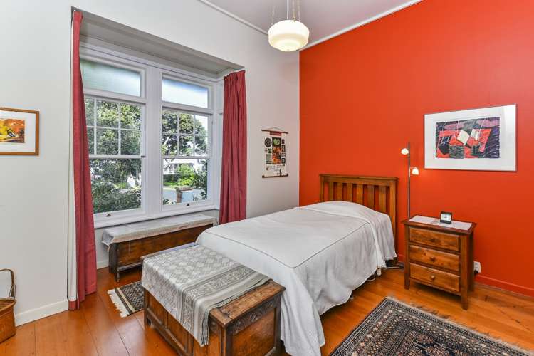 16 Ascot Avenue Narrow Neck_16