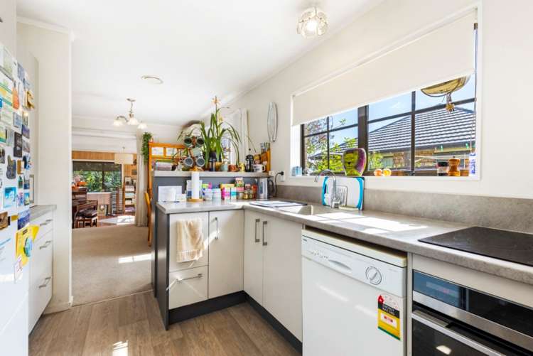 352 Cobham Drive Hillcrest_3