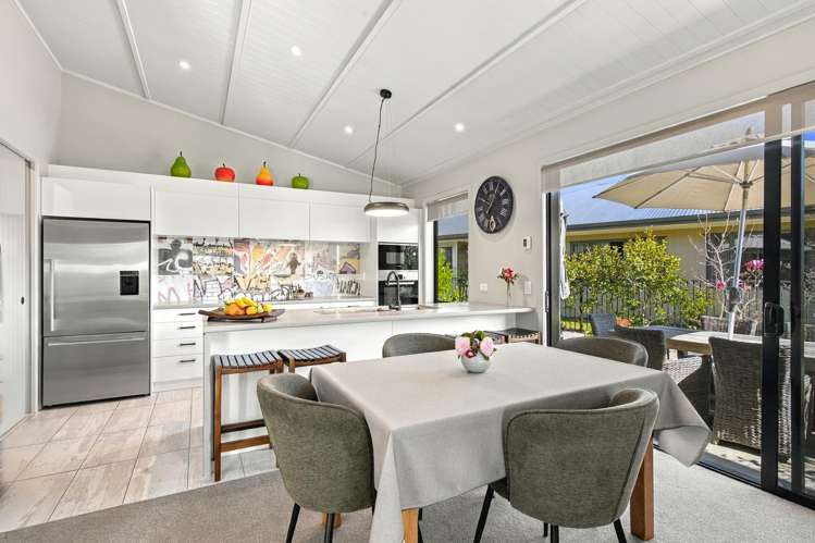 15 Noumea Drive Rangatira Park_6