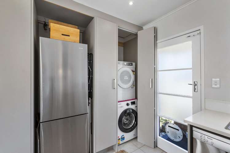 2/27 Sydney Street Hauraki_13