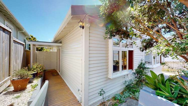 85 Totara Road Miramar_0