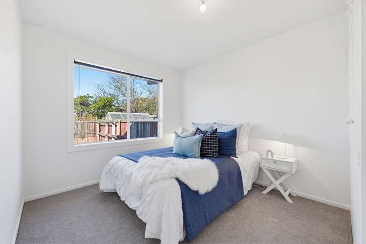 2/6 Valerie Place Redwood_8