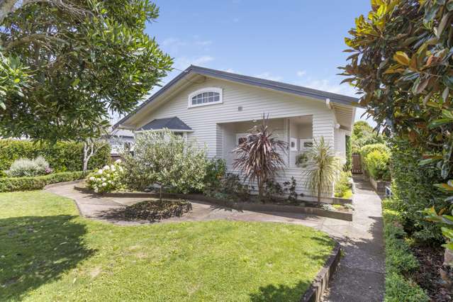 96 Tukapa Street Westown_1